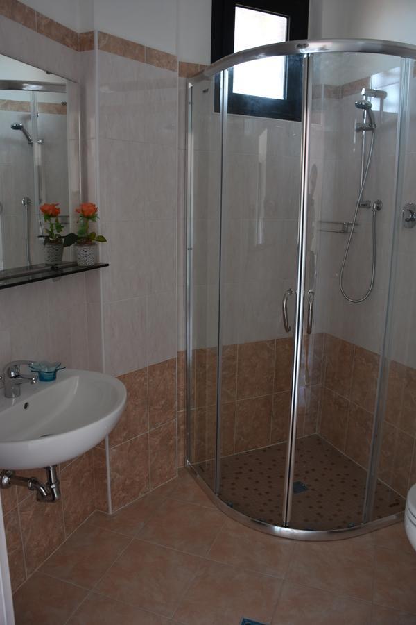 Hotel Gambrinus Римини Экстерьер фото