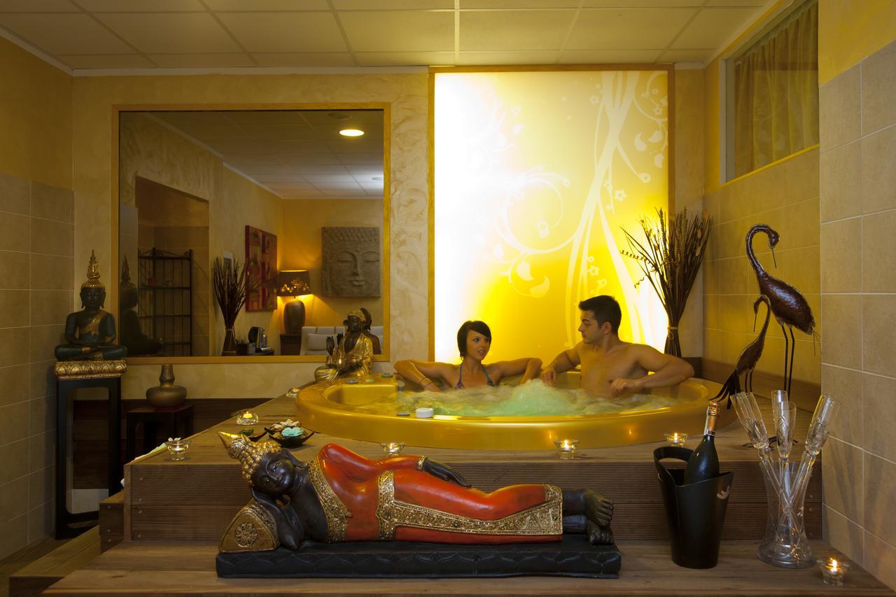 Hotel Gambrinus Римини Экстерьер фото