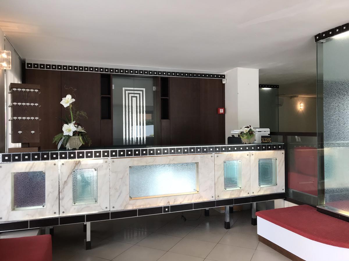 Hotel Gambrinus Римини Экстерьер фото